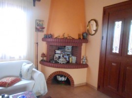 ΜΟΝΟΚΑΤΟΙΚΙΑ - ΒΟΥΛΑ 