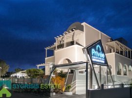 Luxury hotel - Cycledes Islands, Santorini, Perissa • Πολυτελές Ξενοδοχείο - Κυκλάδες, Σαντορίνη, Περίσσα