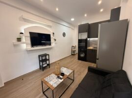 Apartment - Athens, Pagrati, Varnava Square • Διαμέρισμα - Αθήνα, Παγκράτι, Πλατεία Βαρνάβα